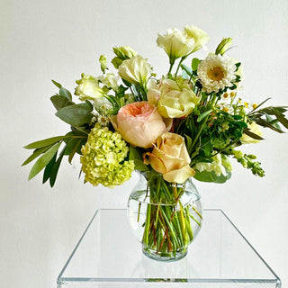 small seasonal fresh flower arrangement subscription