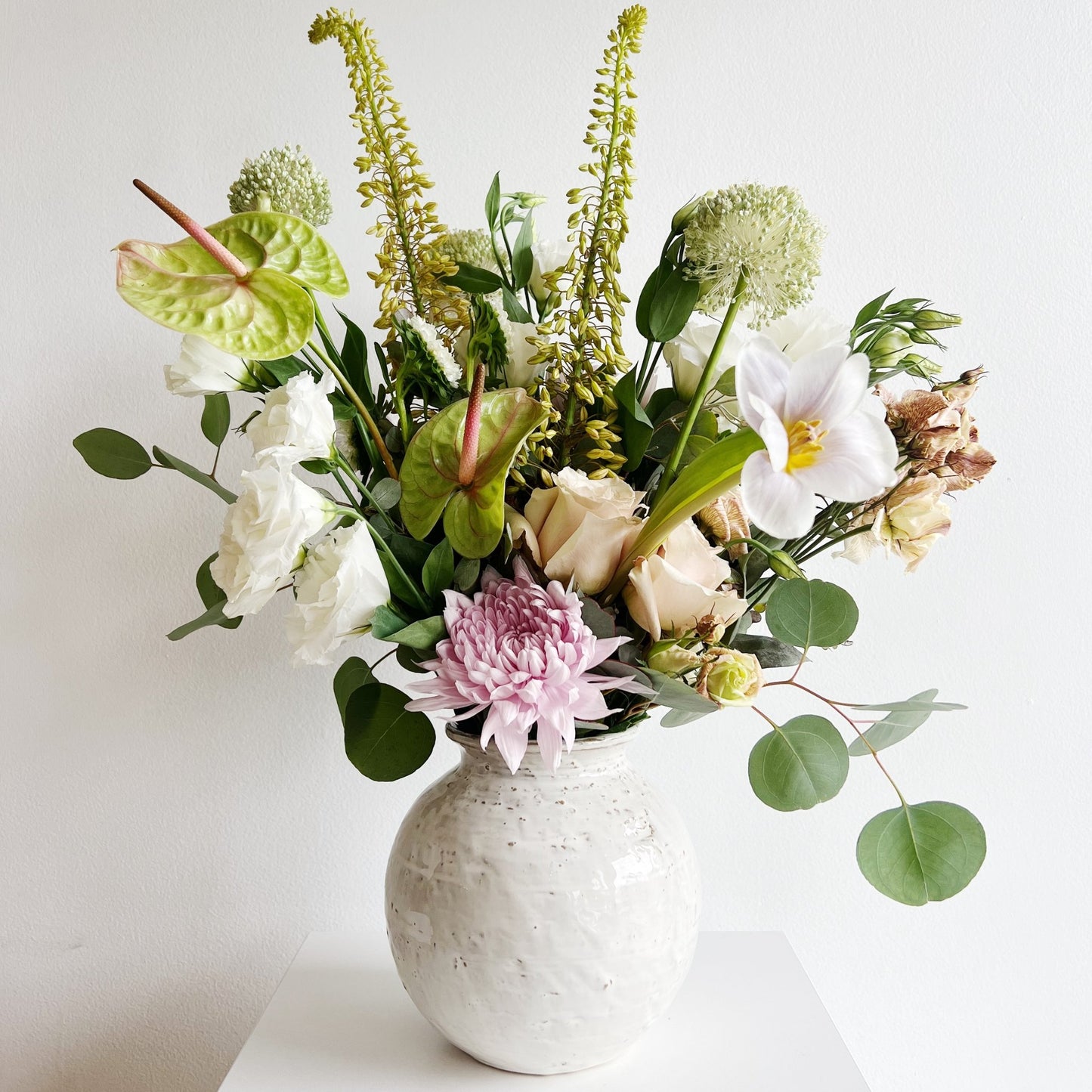 White Round Page Vase - houseoflilac