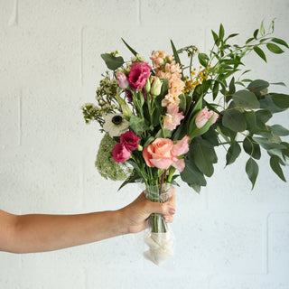 single fresh flower bouquet wrap