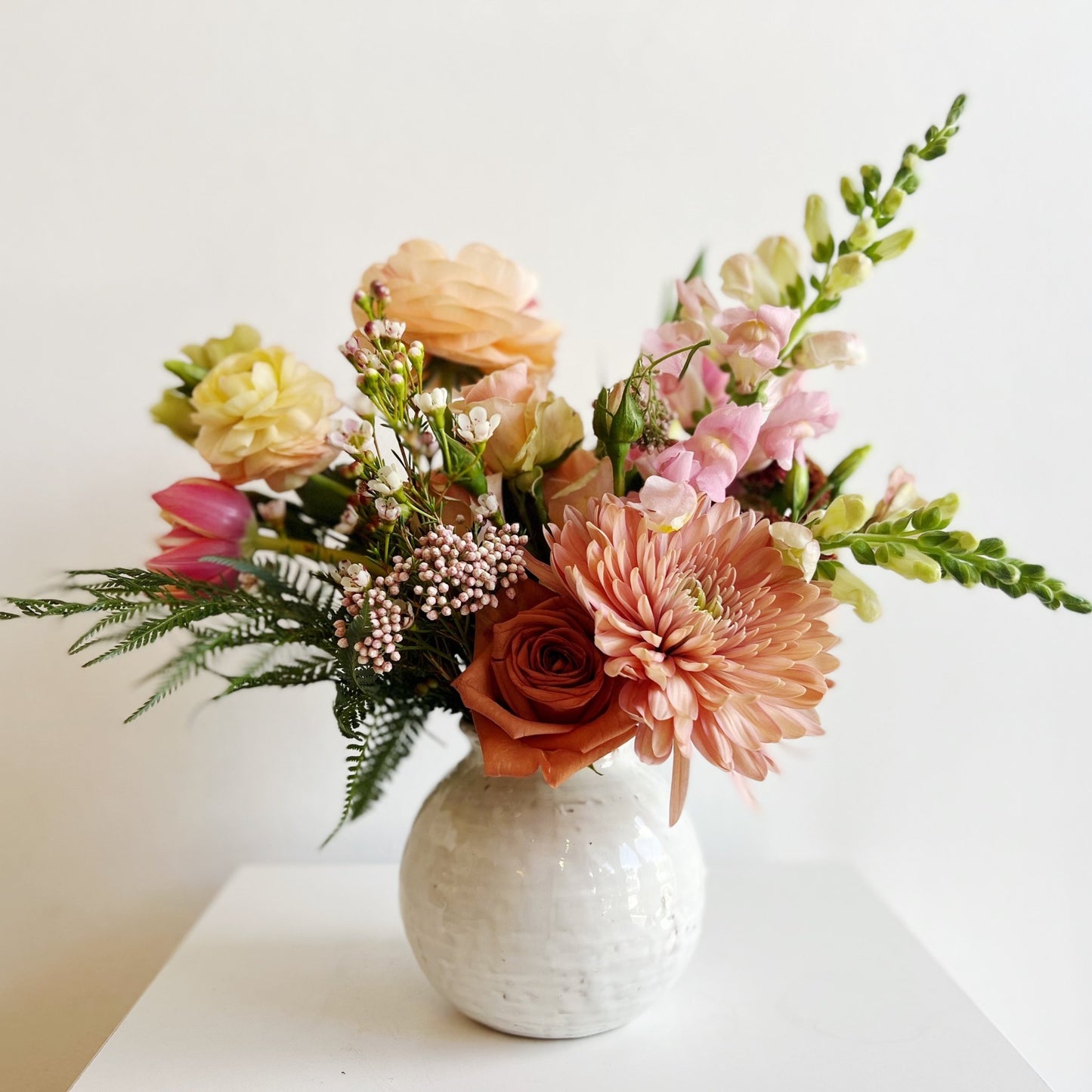 White Round Page Vase - houseoflilac