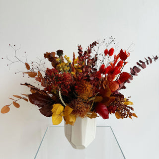 holiday seasonal dried flower decor subscription