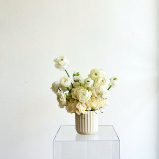 chic luxe seasonal fresh flower arrangement - houseoflilac