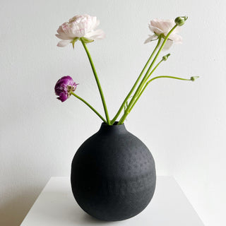 Textured Black Vase - houseoflilac