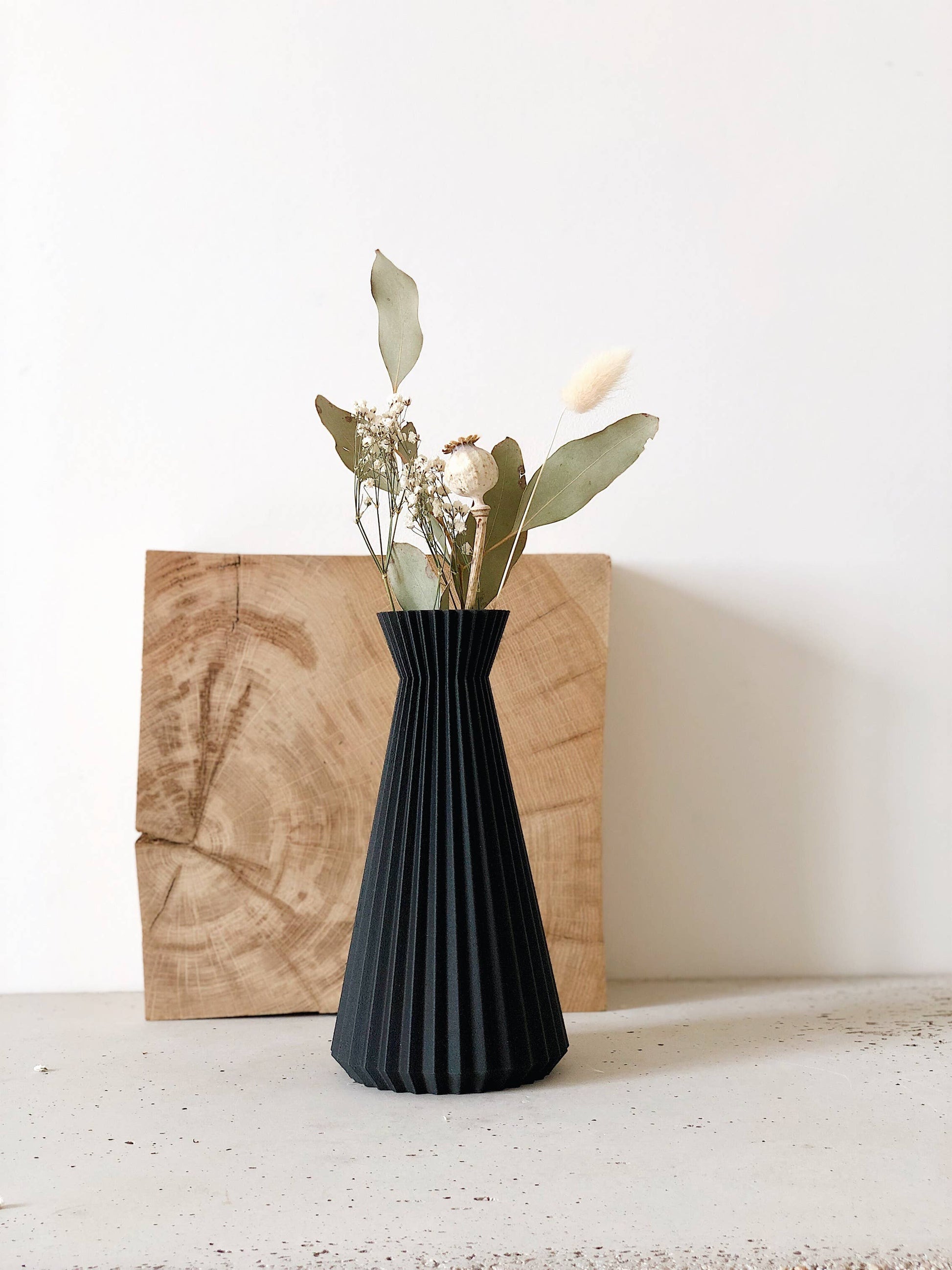 Ishi Vase Small (Black) - houseoflilac