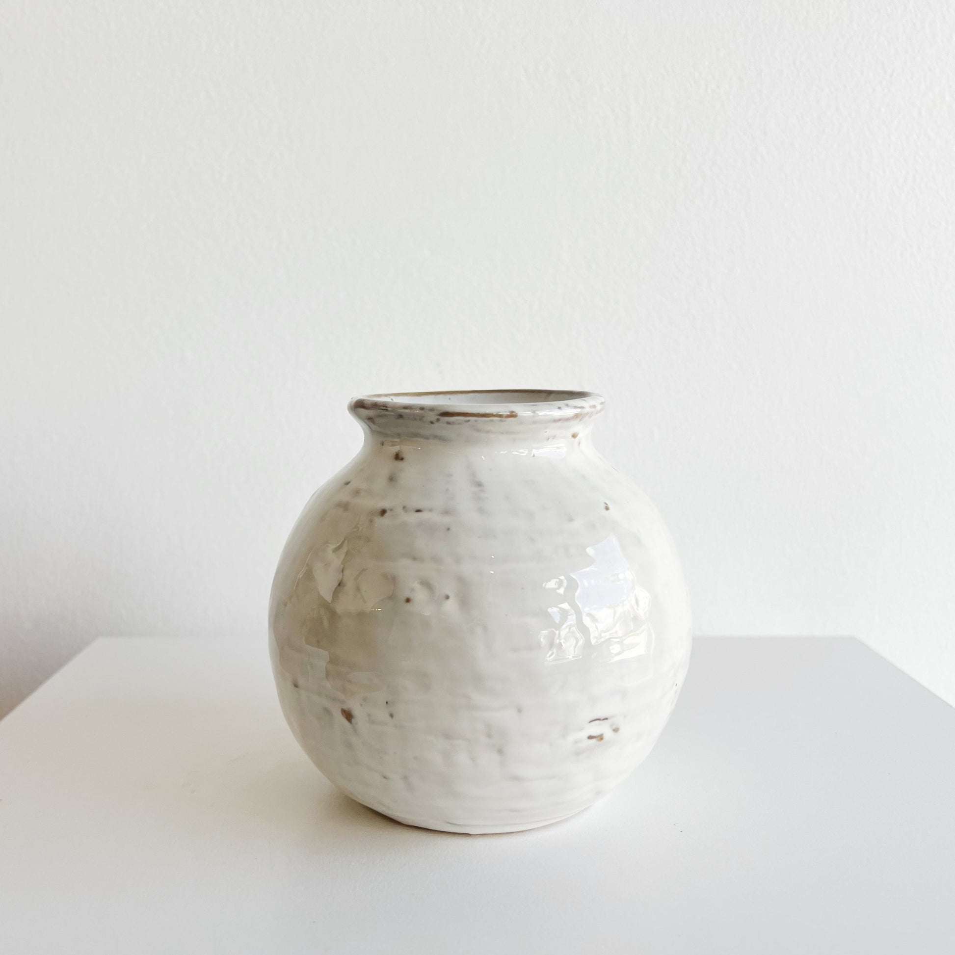 White Round Page Vase - houseoflilac